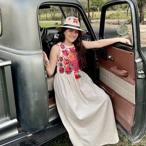 Meet your Posher, Julissa